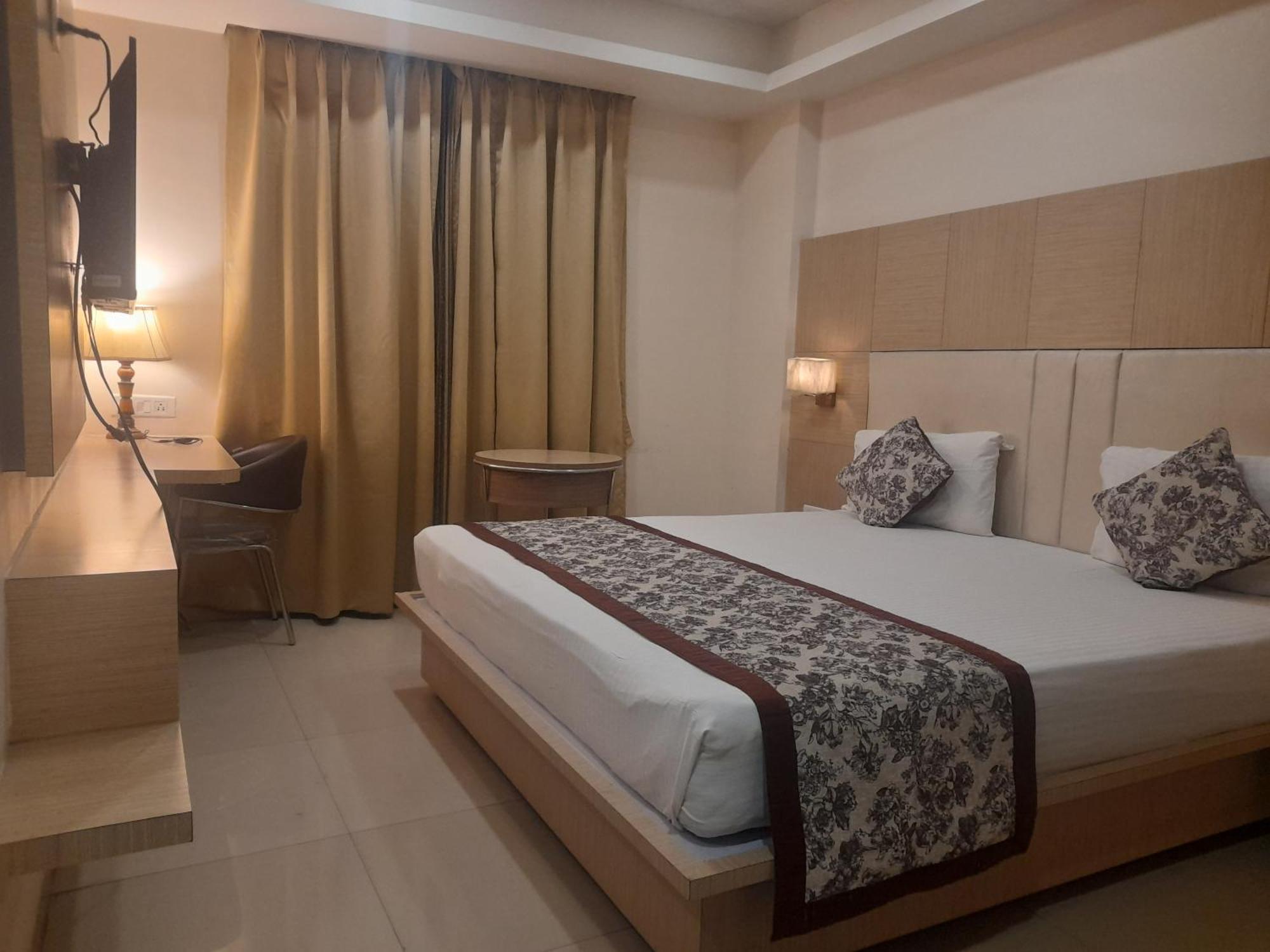 Variety Inn Patna  Bagian luar foto