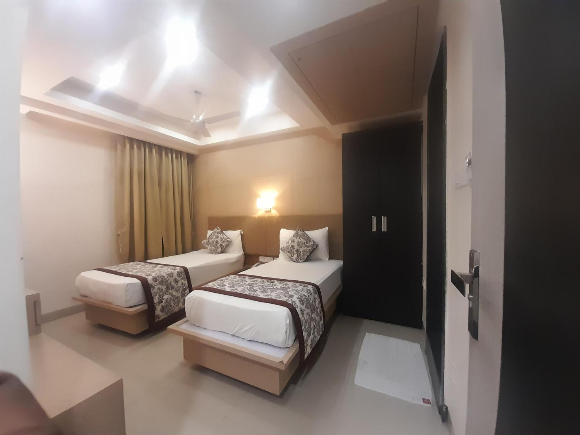 Variety Inn Patna  Bagian luar foto