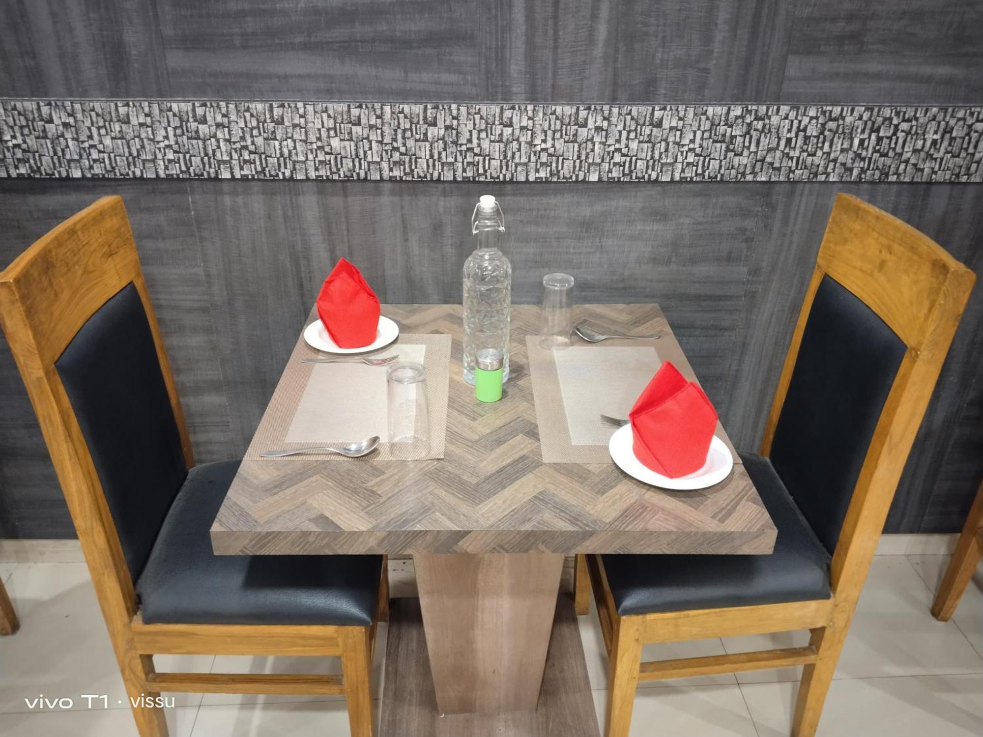 Variety Inn Patna  Bagian luar foto