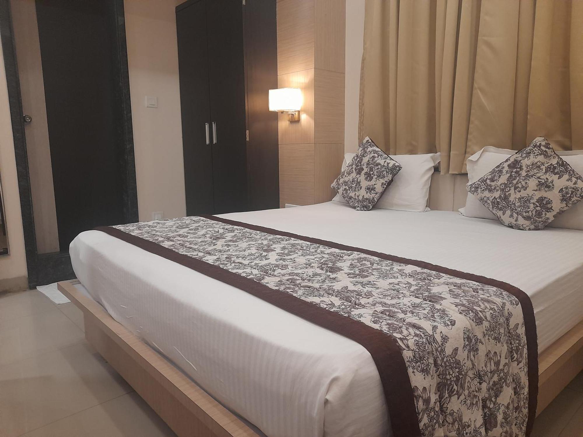 Variety Inn Patna  Bagian luar foto