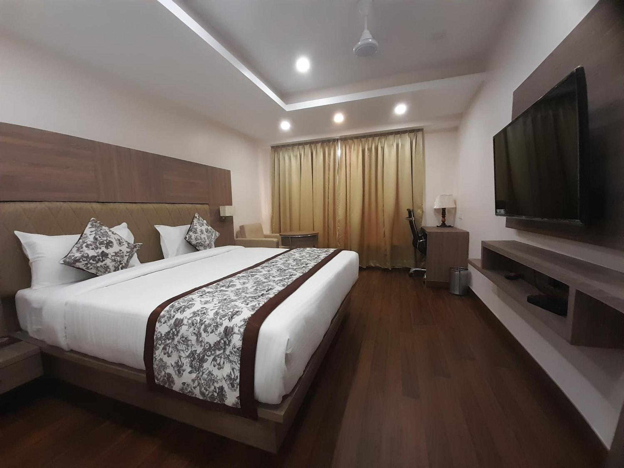 Variety Inn Patna  Bagian luar foto